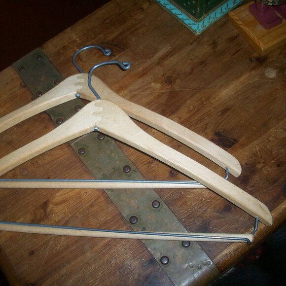 Vintage Lot of Three Wooden Hangers Pants Trousers Slacks Suit Coat Locking Bar - Picture 5 of 5